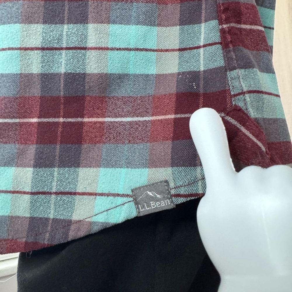 LL Bean Plaid  Button Up Womens Shirt - Picture 9 of 11